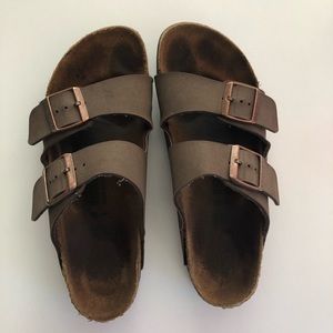 BROWN BIRKENSTOCKS